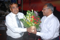 MR.DN Singh with our chief guest at Spandan 2009.