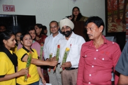 The Students of GIIT Presenting flowers to our guest on the eve of Father's Day.