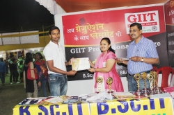 Arjun Singh Student of BSc IT(1st Year) has been awarded Best Performance award for his Excellent Managing Ability in organizing Event in Swadeshi Mela